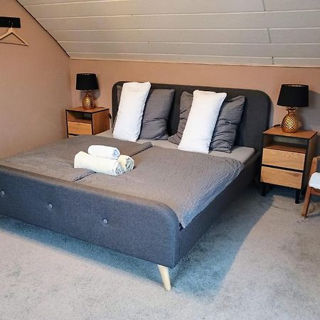 شقة Sleep&Chill - Ruhige Uebernachtung Mit Main-Blick Neustadt am Main المظهر الخارجي الصورة